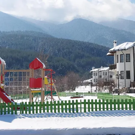 One-bedroom In The Beautiful Pinerose Апартаменти