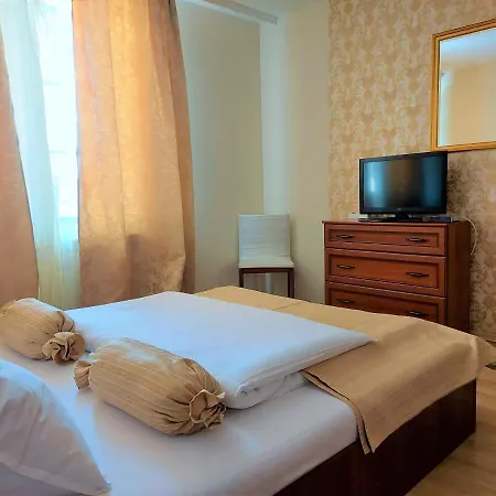 Апартаменти One-bedroom In The Beautiful Pinerose *